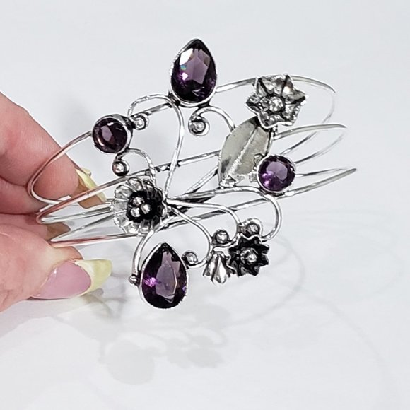 Elegant Silver and Purple Floral Bracelet - Picture 1 of 13